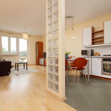Spacious & Quiet 1 Bedroom Apartment In Pruszkow By Noclegi Renters Eksteriør bilde