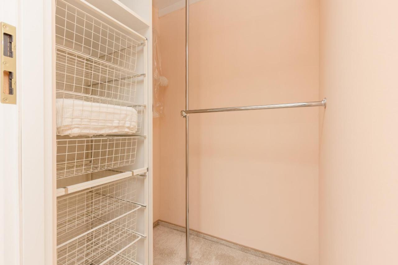 Spacious & Quiet 1 Bedroom Apartment In Pruszkow By Noclegi Renters Eksteriør bilde