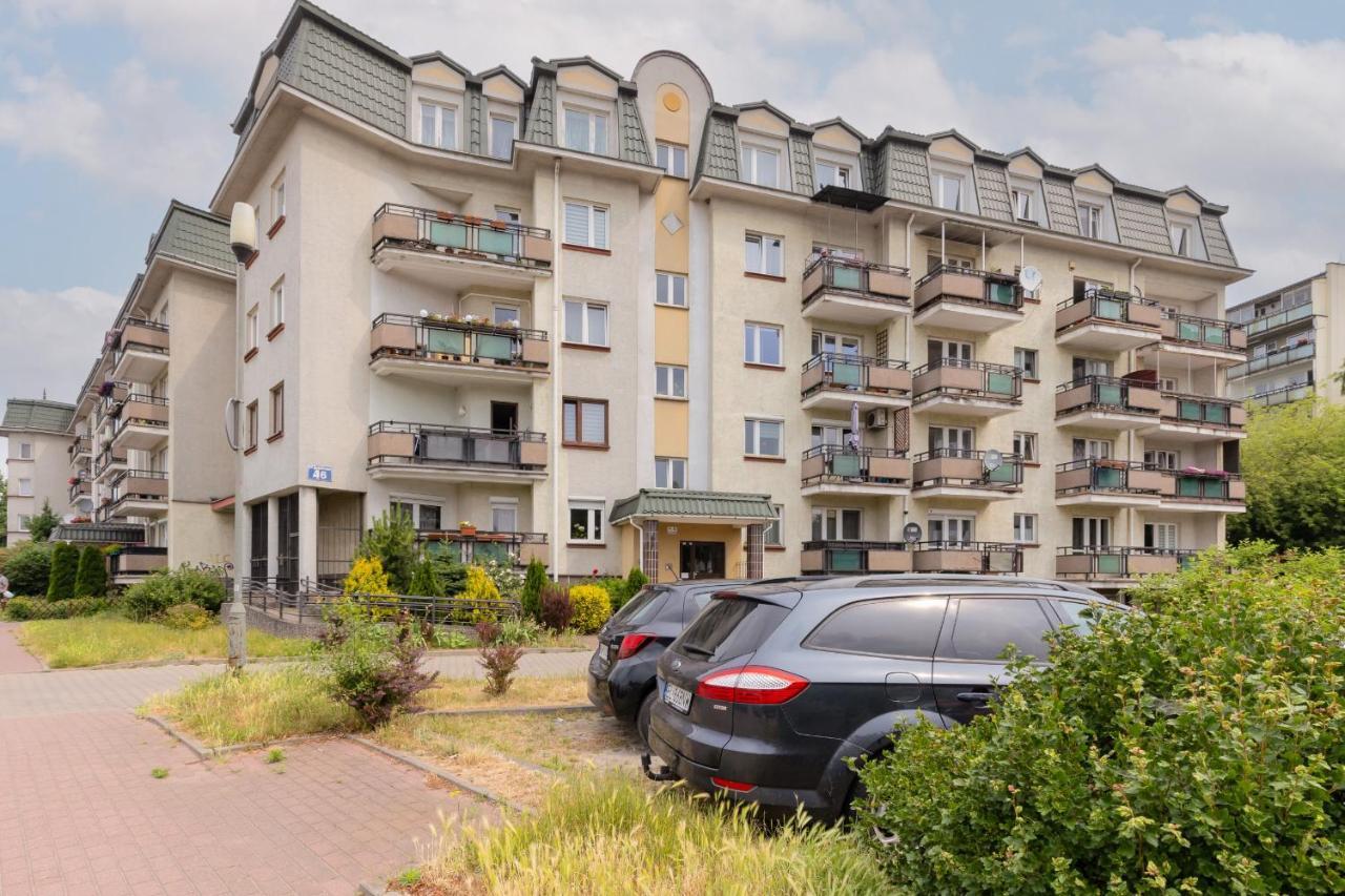 Spacious & Quiet 1 Bedroom Apartment In Pruszkow By Noclegi Renters Eksteriør bilde